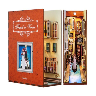 Book Nook: travel in Venice